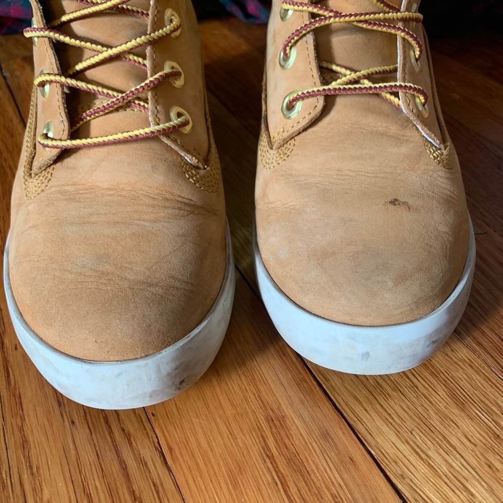 Women’s Timberlands Size 6 - Picture 2 of 6